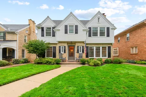 2516 N 90th, Wauwatosa, WI 53226