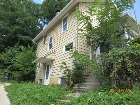 732 E North, Waukesha, WI 53188 photo 2