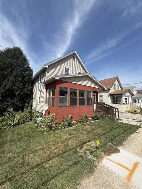762 Pine, Sheboygan Falls, WI 53085