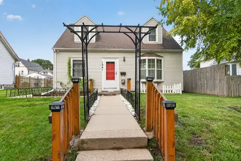 1641 S 81st, West Allis, WI 53214