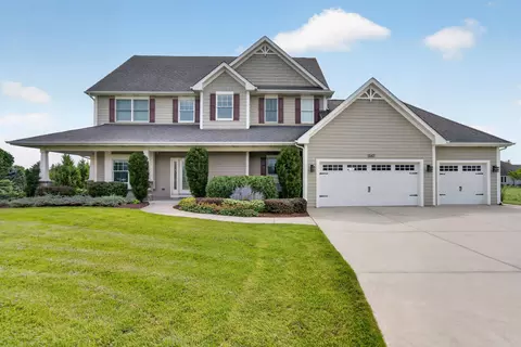 1347 W Stillwater, Mequon, WI 53092