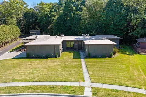 1004 W W Cres, Manitowoc, WI 54220