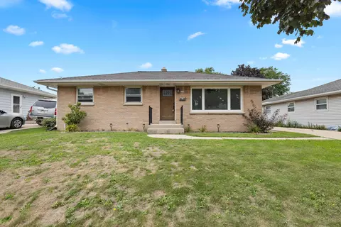 8128 W Sunbury, Milwaukee, WI 53219