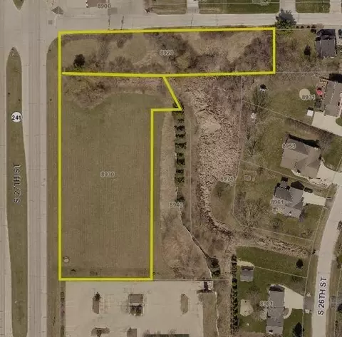 8920 S 27th, Oak Creek, WI 53154
