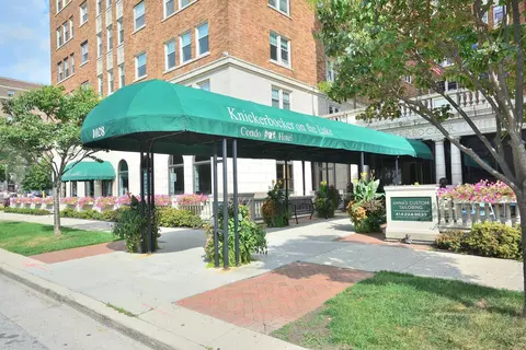 1028 E Juneau #412, Milwaukee, WI 53202