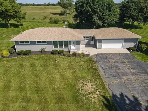 37310 87th, Randall, WI 53105