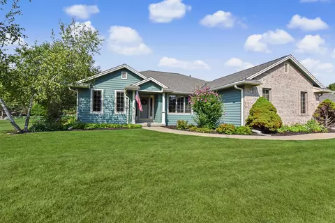 1508 Mackenzie, Oconomowoc, WI 53066