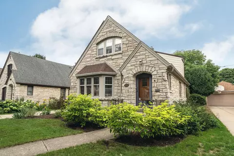 2821 N 70th, Milwaukee, WI 53210