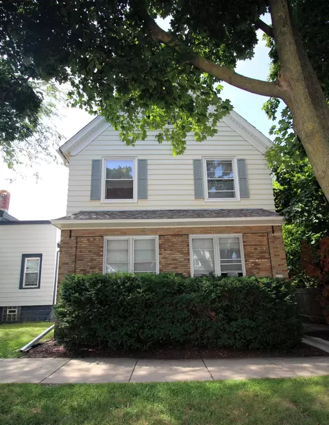3137 S Howell, Milwaukee, WI 53207