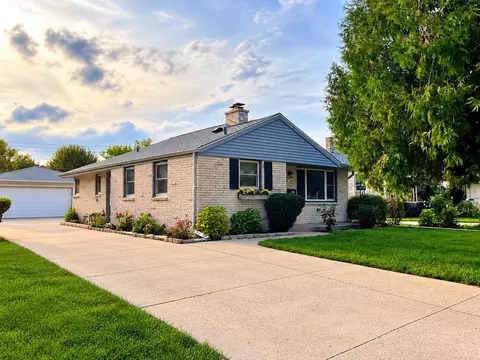 1139 S 117th, West Allis, WI 53214