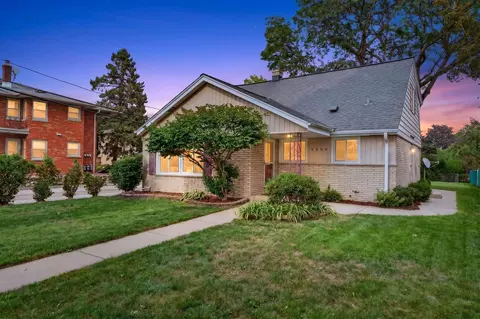 2250 N 103rd, Wauwatosa, WI 53226