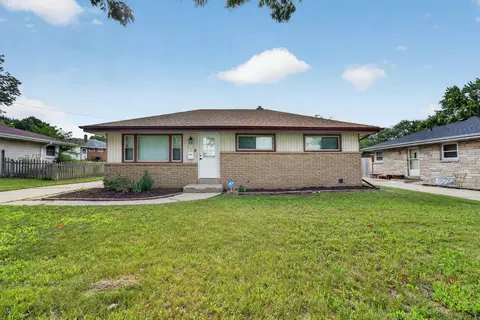 8125 W Clovernook, Milwaukee, WI 53223