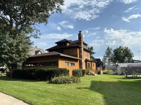 634 E Oak Grv, Juneau, WI 53039