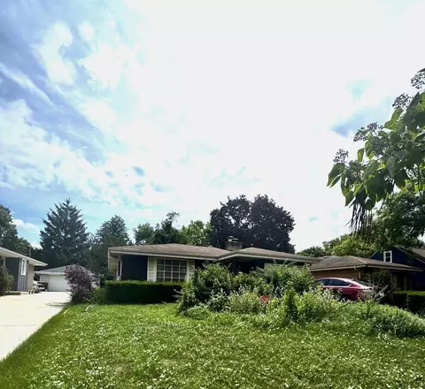 4114 N 94th, Wauwatosa, WI 53222