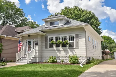 2207 N 66th, Wauwatosa, WI 53213