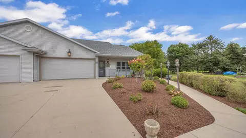 1402 Kaat, Wilson, WI 53081