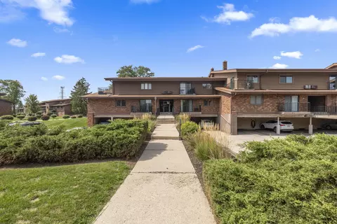 4035 S 84th #1, Greenfield, WI 53228