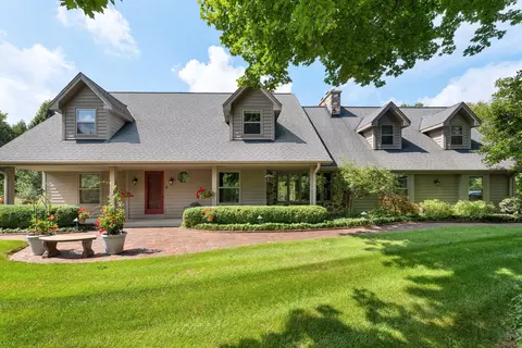 2225 Edgewood, Grafton, WI 53024