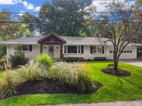 853 Van Slyke, Fontana, WI 53125