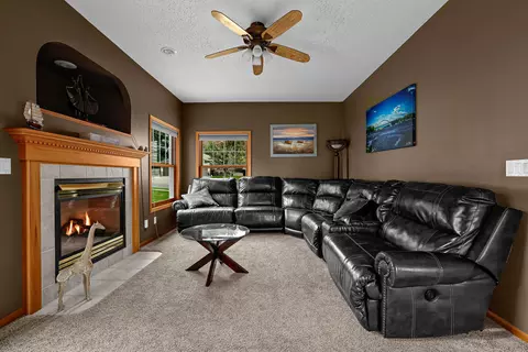 Living - 100 Calla, Onalaska, WI 54650 photo 3 of 4