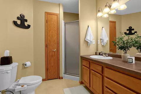 Bath - 100 Calla, Onalaska, WI 54650 photo 4 of 5