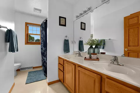 Bath - 100 Calla, Onalaska, WI 54650 photo 2 of 5