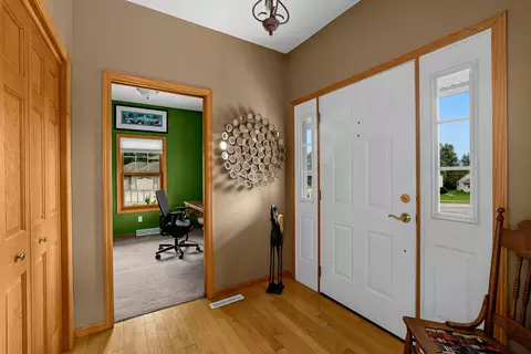 Entry Way - 100 Calla, Onalaska, WI 54650 photo 1 of 4