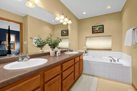 Bath - 100 Calla, Onalaska, WI 54650 photo 3 of 5