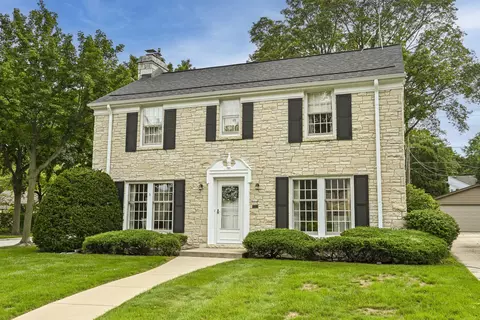 2576 Pasadena, Wauwatosa, WI 53226
