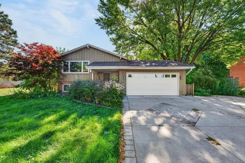 1711 W Clayton Crst, Milwaukee, WI 53221