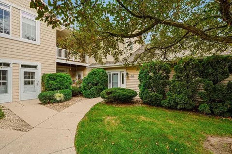 w398n6054 Autumn Woods, Lac La Belle, WI 53066