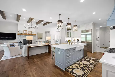 Kitchen - 1620 Yardley, Summit, WI 53066 photo 5 of 6