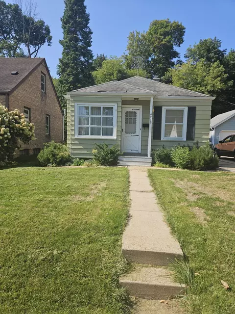 6719 Hillside, Wauwatosa, WI 53213
