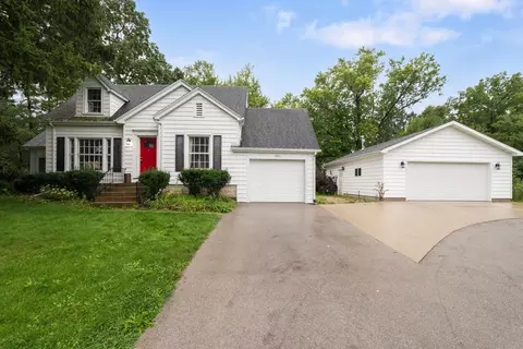 4821 W Elmdale, Mequon, WI 53092