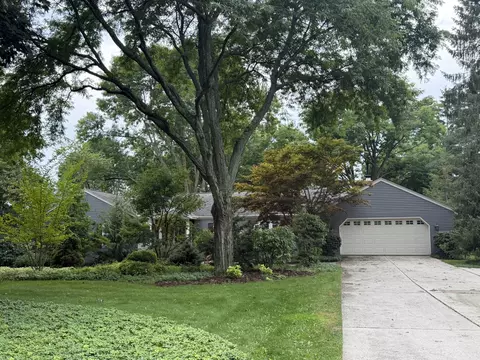 11453 N Riverland, Mequon, WI 53092