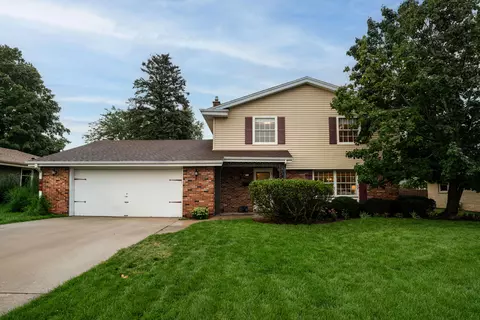 738 6th, Grafton, WI 53024