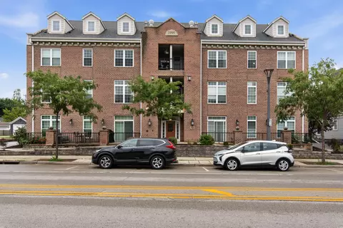 7224 W State #3D, Wauwatosa, WI 53213