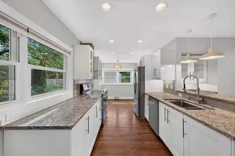 Kitchen - 7125 N Longacre, Fox Point, WI 53217 photo 7 of 10