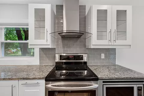 Kitchen - 7125 N Longacre, Fox Point, WI 53217 photo 8 of 10