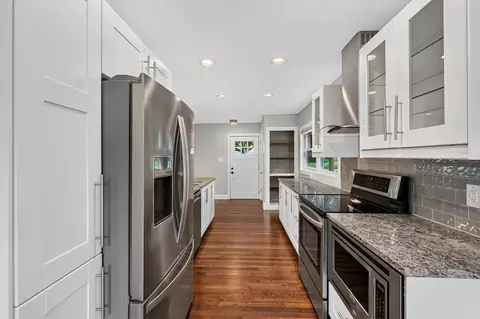 Kitchen - 7125 N Longacre, Fox Point, WI 53217 photo 9 of 10