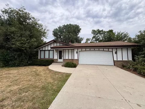 2330 S Brookside, New Berlin, WI 53151