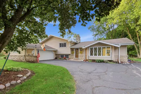 16200 Tomahawk, Brookfield, WI 53005
