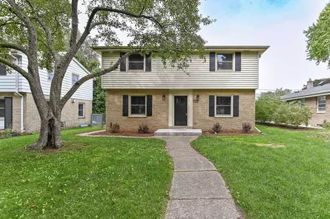 2225 N 103rd, Wauwatosa, WI 53226