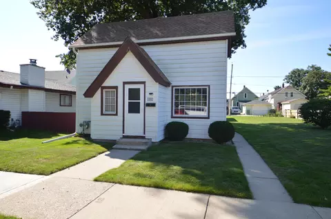 809 Manitoba, South Milwaukee, WI 53172