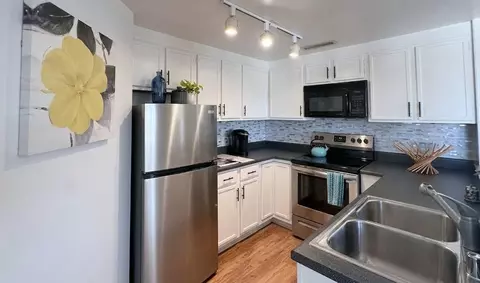 1633 N Prospect #5D, Milwaukee, WI 53202