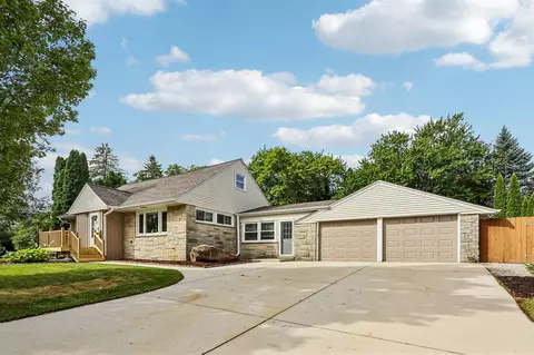 w73n917 London, Cedarburg, WI 53012