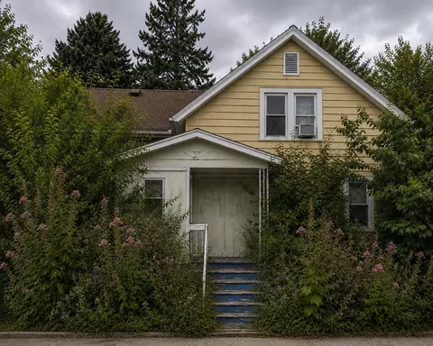 213 S Madison, Port Washington, WI 53074