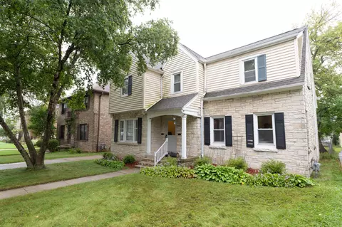 4041 N Bartlett #4043, Shorewood, WI 53211