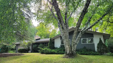 1354 Sylvan, West Bend, WI 53095