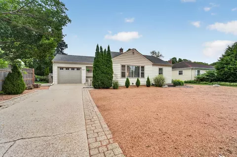 1127 W Colonial, Mount Pleasant, WI 53405